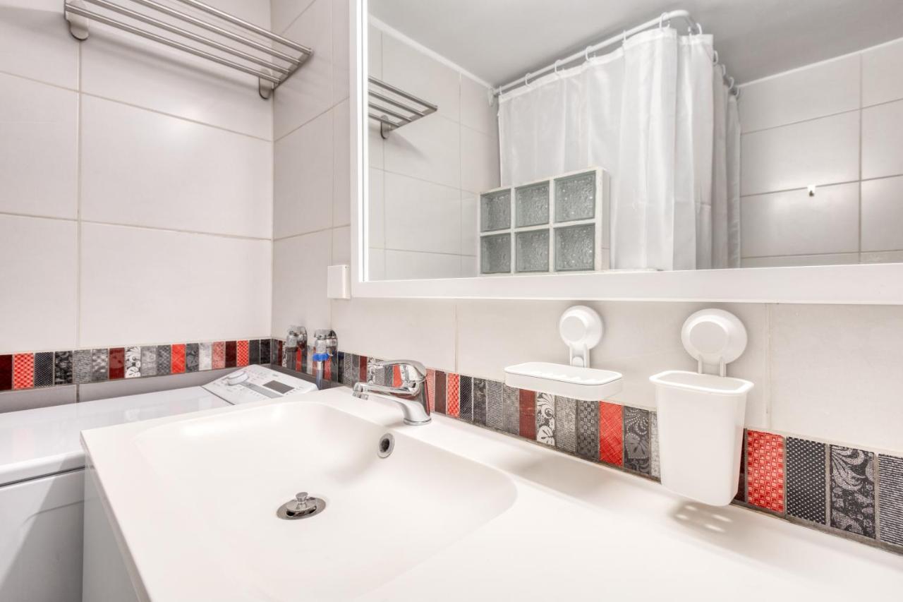 Modern 2-Bedroom Apt, 200M From The Acropolis Atenas Exterior foto