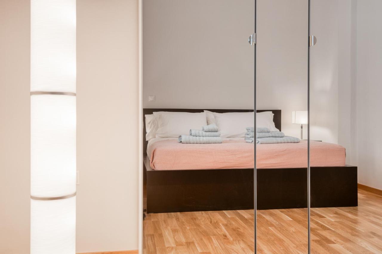 Modern 2-Bedroom Apt, 200M From The Acropolis Atenas Exterior foto